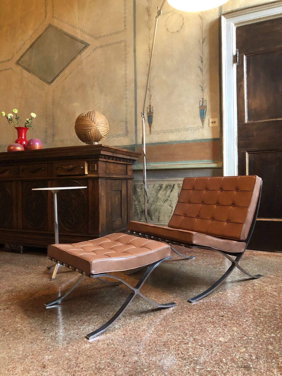 barcelona 2 SCANDALETTI RESTAURO KNOLL BARCELONA