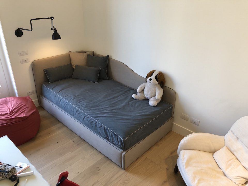 custom sofa bed Manhattan by Scandaletti